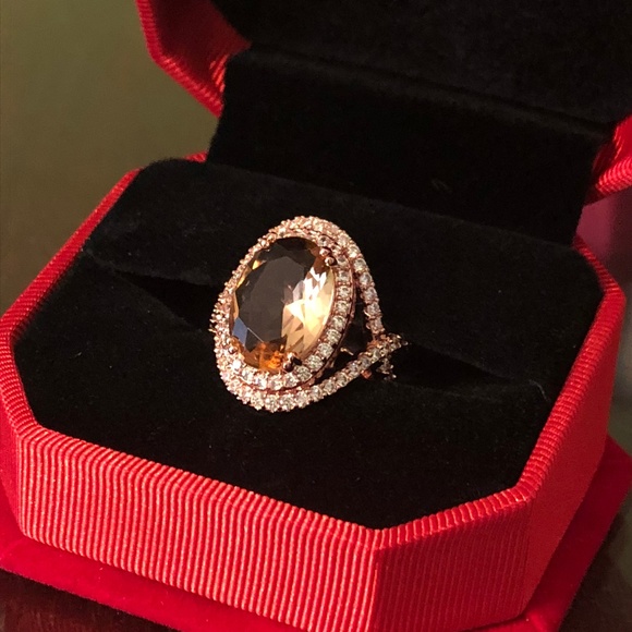 Oval-Cut Morganite and Sapphire Engagement Ring - Picture 4 of 5